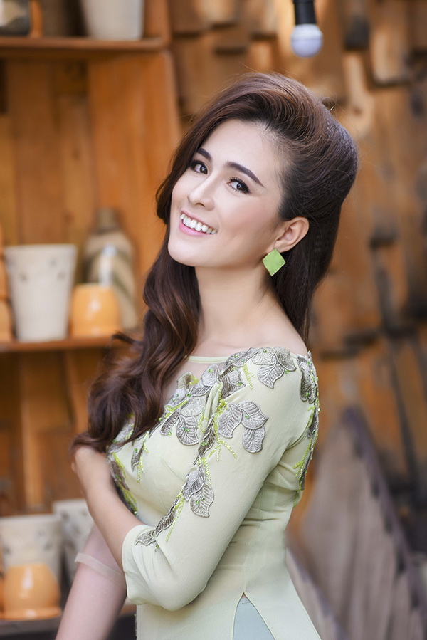 Người[-]mẫu[-]DVĐA[-]Thùy[-]Trang[-]Đẹp[-]đẹp[-]hút[-]hồn[-]với[-]bộ[-]ảnh[-]mới[-]
